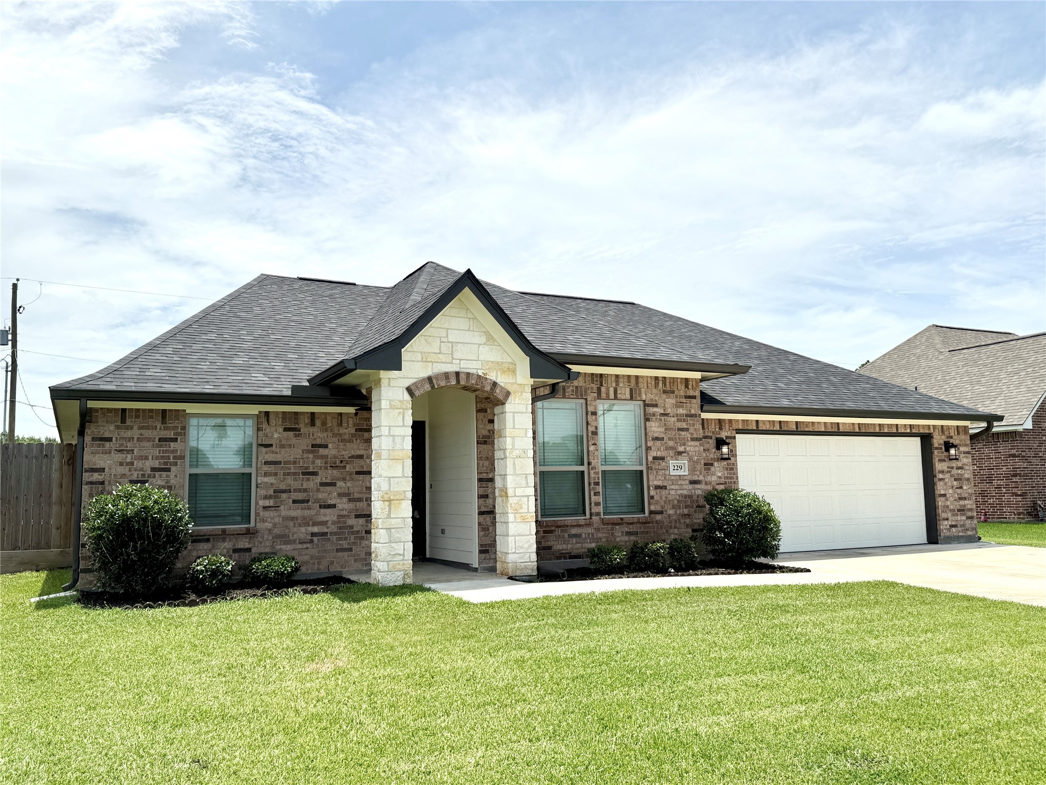 229 Shannon Street Angleton TX 77515