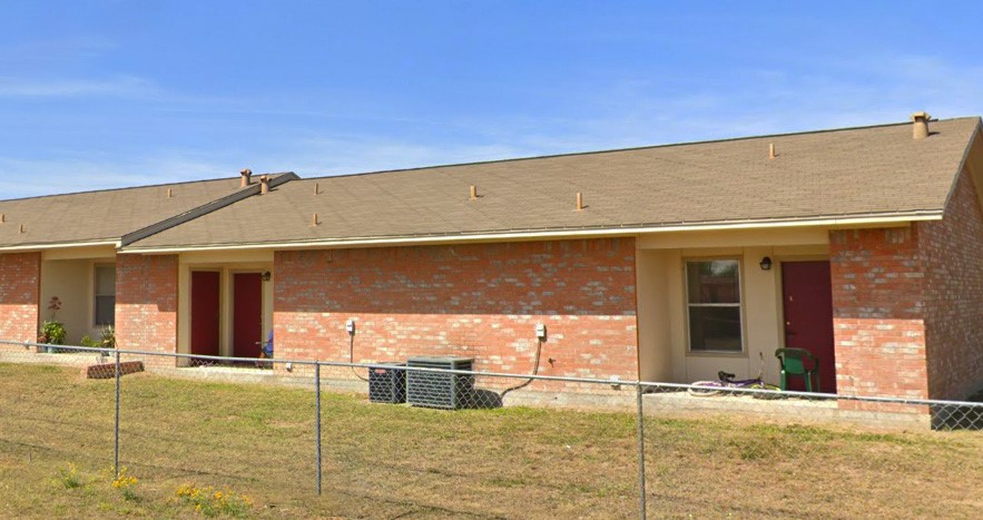 2300 Alamo Street Zapata TX 78076