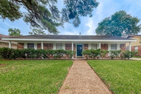5527 Loch Lomond Drive Houston TX 77096