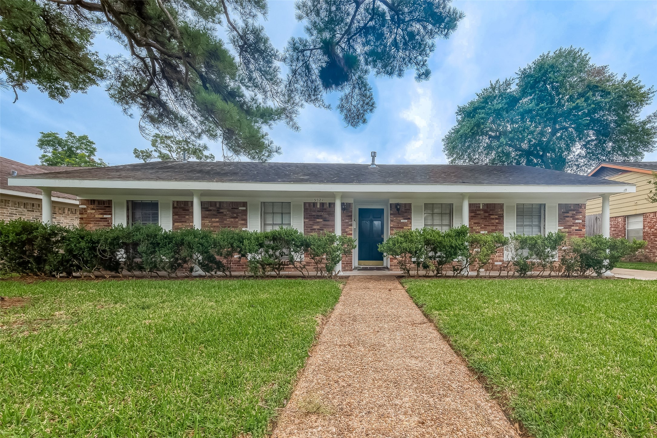 5527 Loch Lomond Drive Houston TX 77096