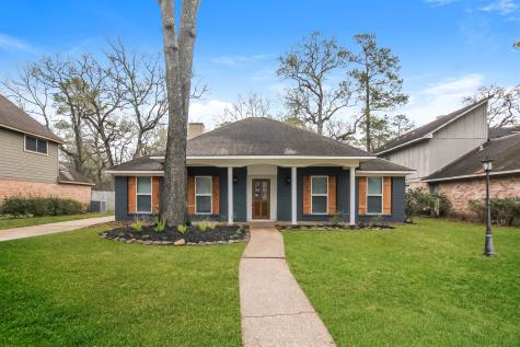 1843 Willow Point Drive Kingwood TX 77339