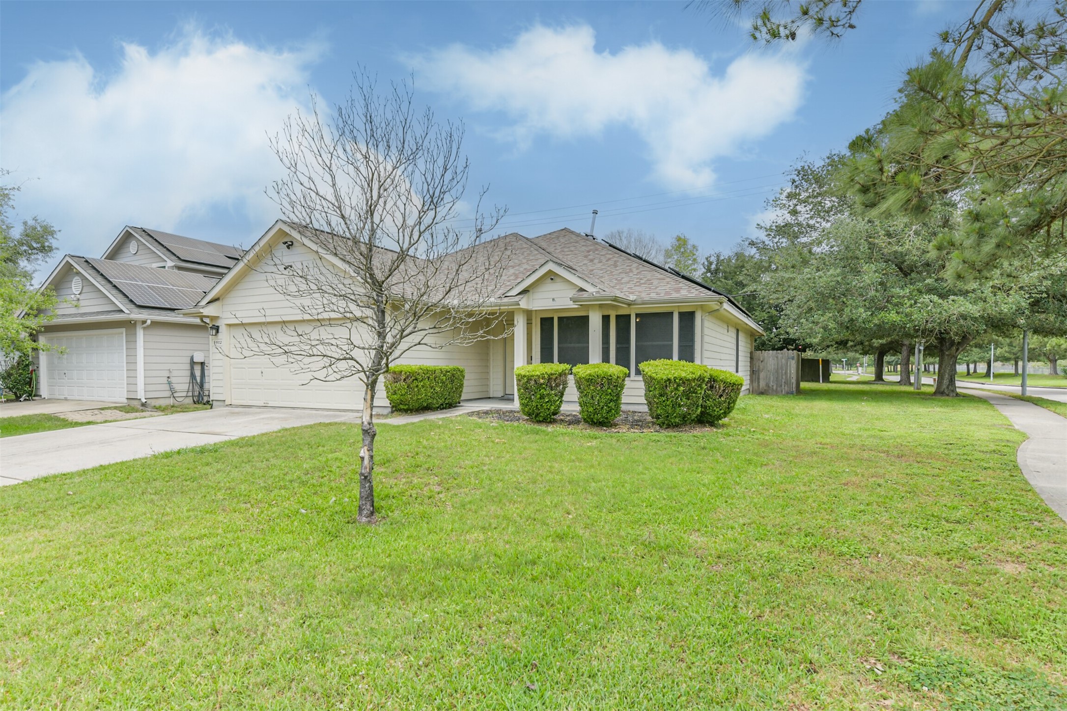 9502 Belleclaire Lane Houston TX 77044