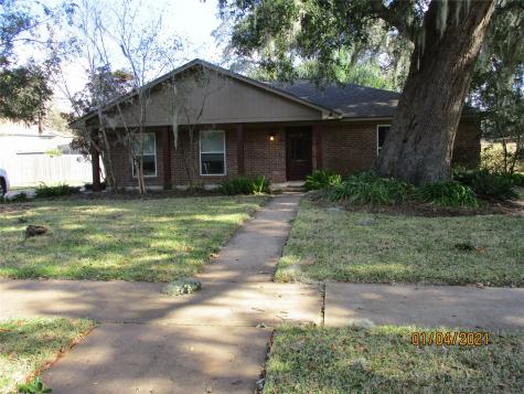 236 Huckleberry Drive Lake Jackson TX 77566
