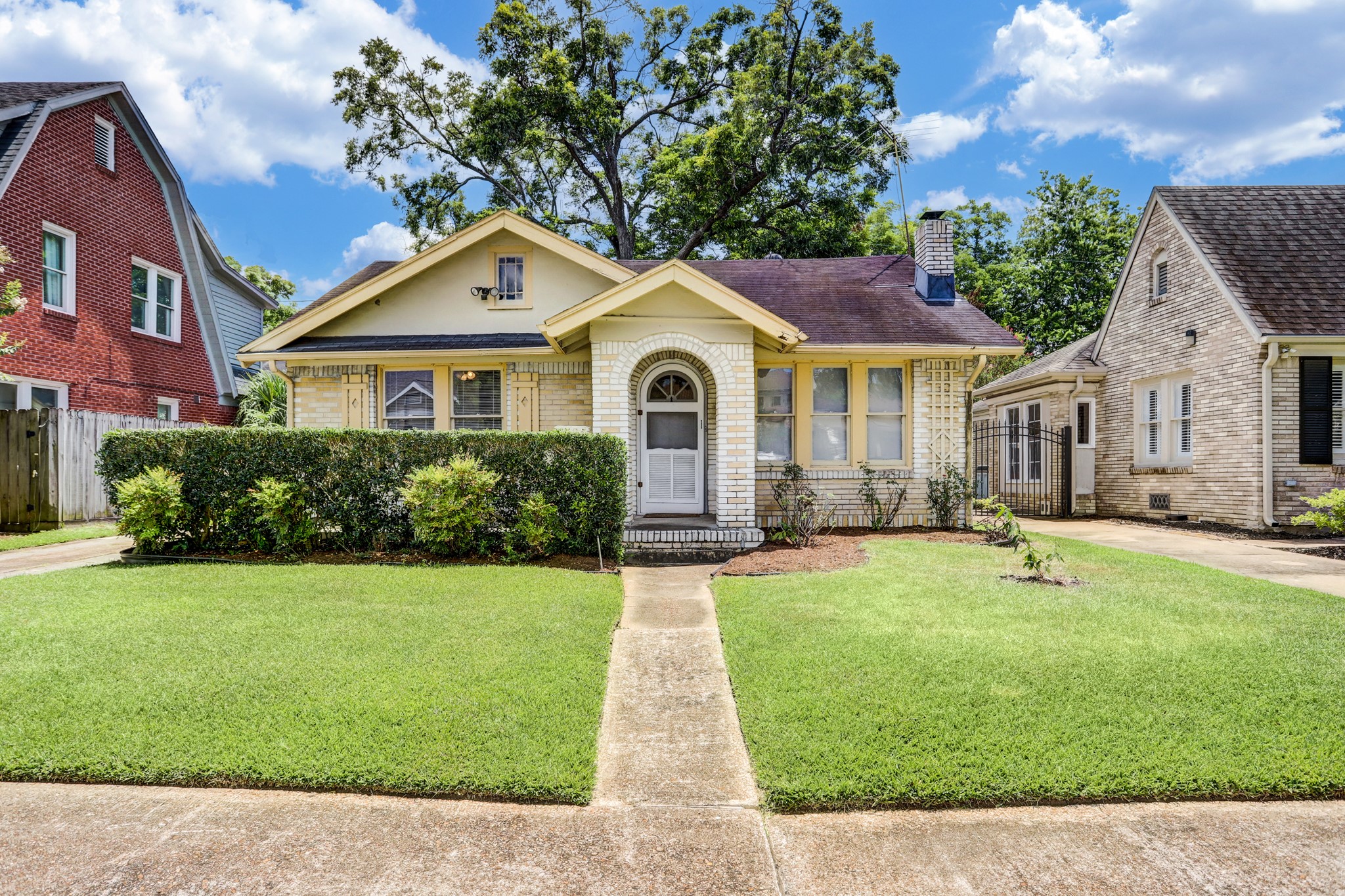 2125 W Main Street Houston TX 77098