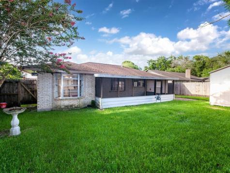 2103 Yorktown Court N League City TX 77573