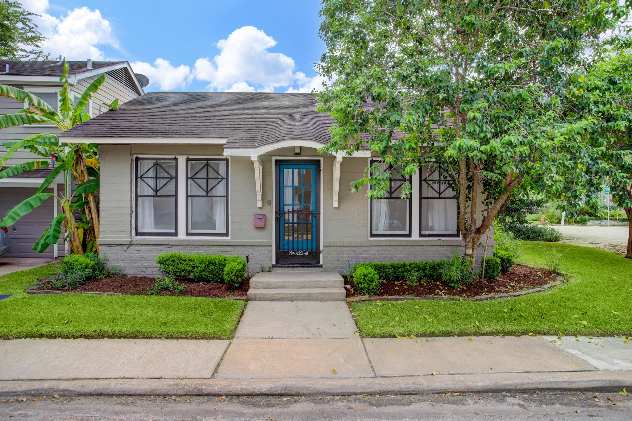 923 Damon Court Houston TX 77006