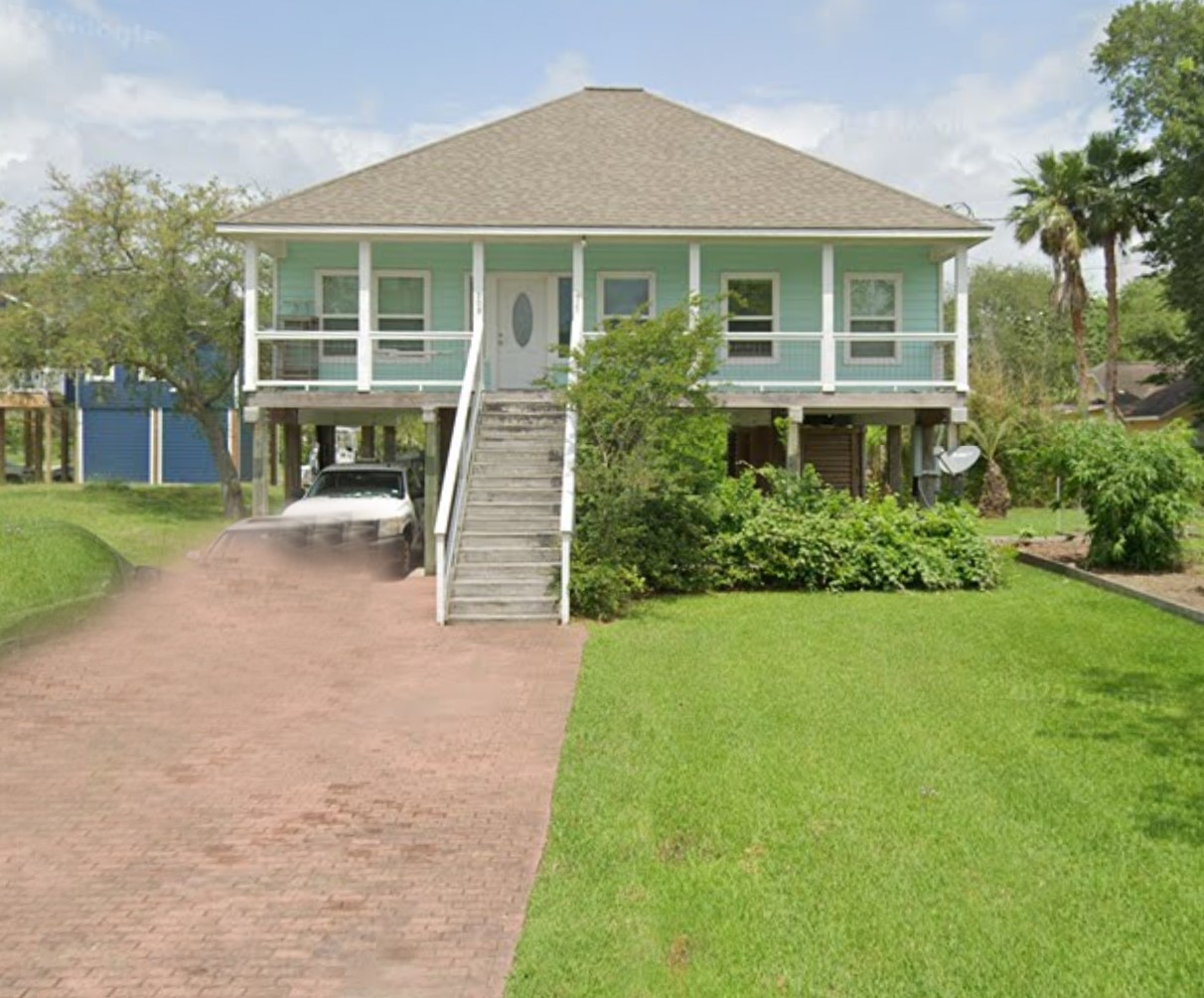 909 Gruenwald Avenue Seabrook TX 77586