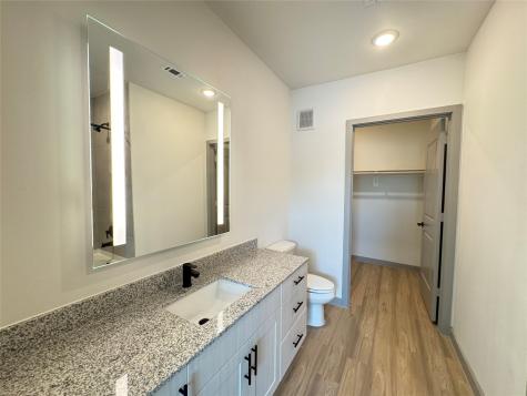 11604 Stonehollow Drive B8.116 Austin TX 78758