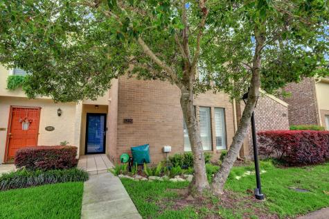 5229 Woodlawn Place Bellaire TX 77401