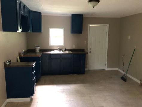695 Grimes Avenue Silsbee TX 77656