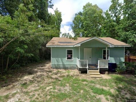 695 Grimes Avenue Silsbee TX 77656