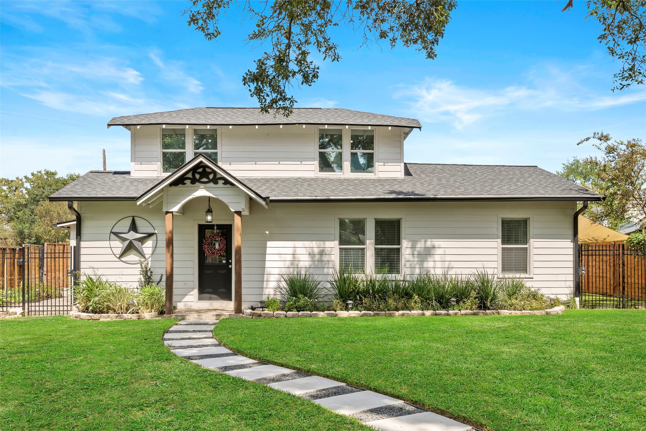 901 Melbourne Street Houston TX 77022