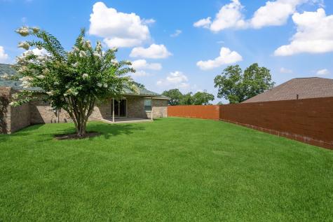 460 W Houston Street Highlands TX 77562