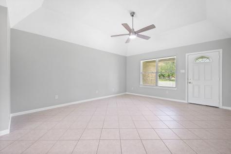 460 W Houston Street Highlands TX 77562
