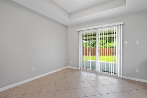 460 W Houston Street Highlands TX 77562