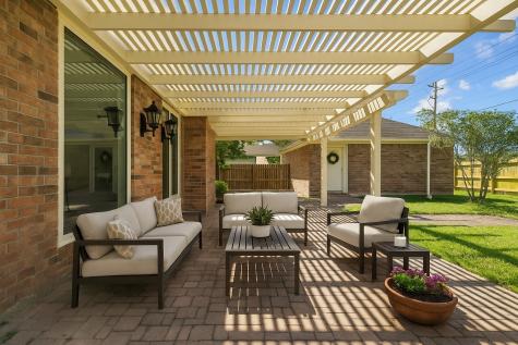1223 Hawkhill Drive Friendswood TX 77546