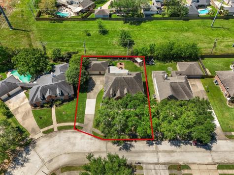 1223 Hawkhill Drive Friendswood TX 77546