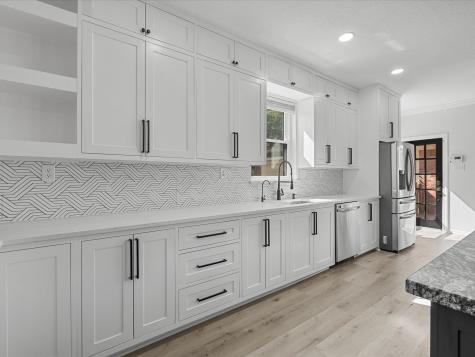 1223 Hawkhill Drive Friendswood TX 77546