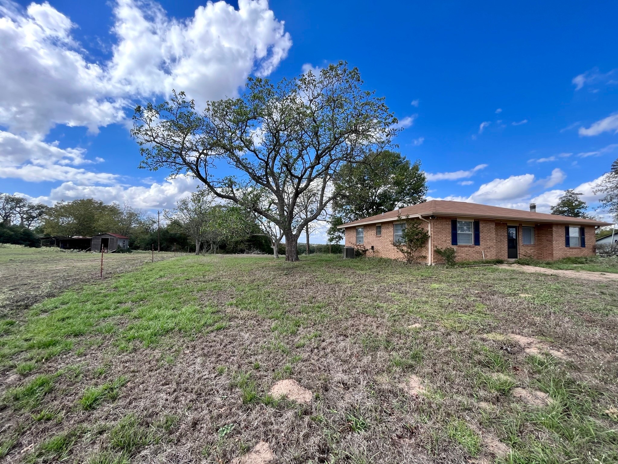 1674 County Road 216 Giddings TX 78942