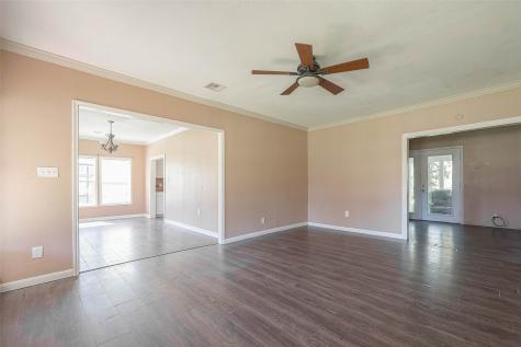 138 N Mattson Street West Columbia TX 77486