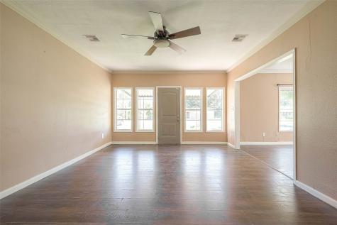 138 N Mattson Street West Columbia TX 77486