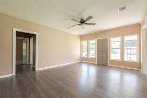 138 N Mattson Street West Columbia TX 77486