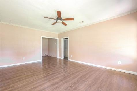 138 N Mattson Street West Columbia TX 77486