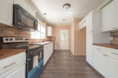 138 N Mattson Street West Columbia TX 77486