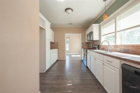 138 N Mattson Street West Columbia TX 77486