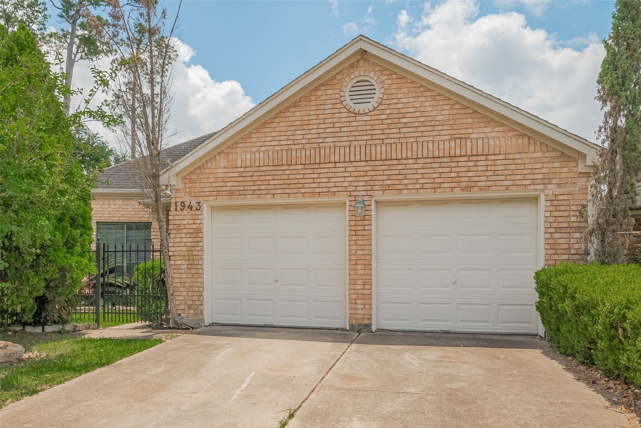 1943 Mosa Creek Court Houston TX 77017