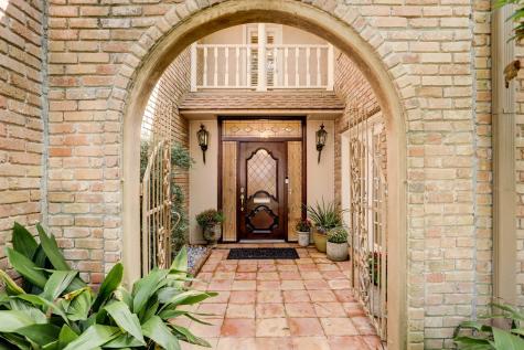 9458 Briar Forest Drive Houston TX 77063