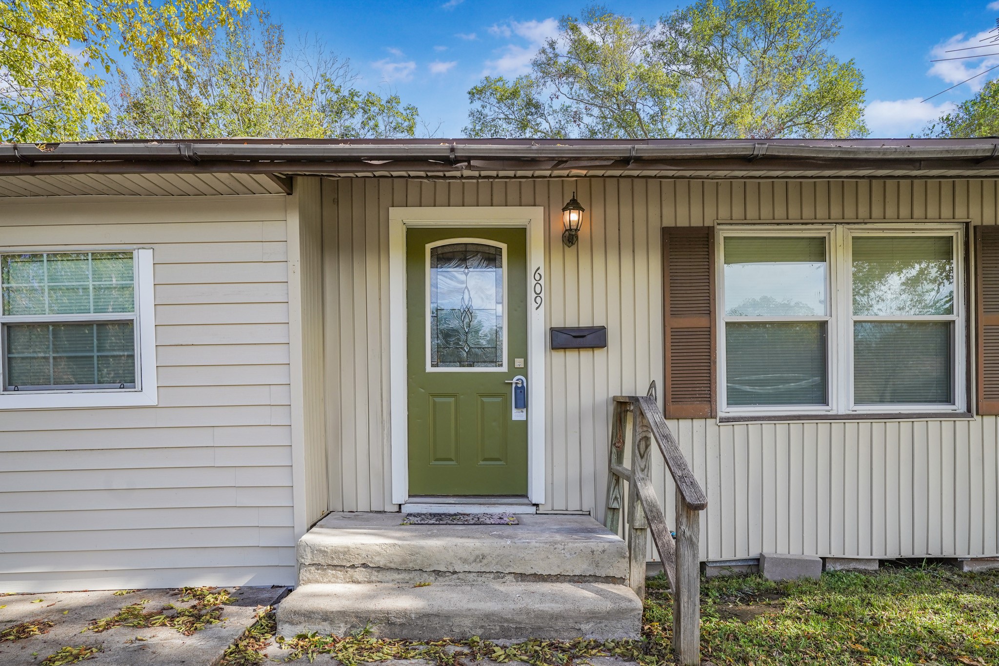 609 S Idaho Street La Porte TX 77571