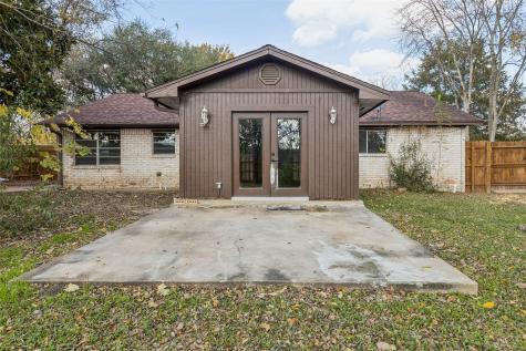 114 Leigh Anne Street Huntsville TX 77320