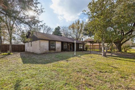 114 Leigh Anne Street Huntsville TX 77320