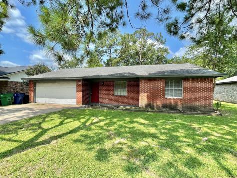 1805 N Valderas Street Angleton TX 77515