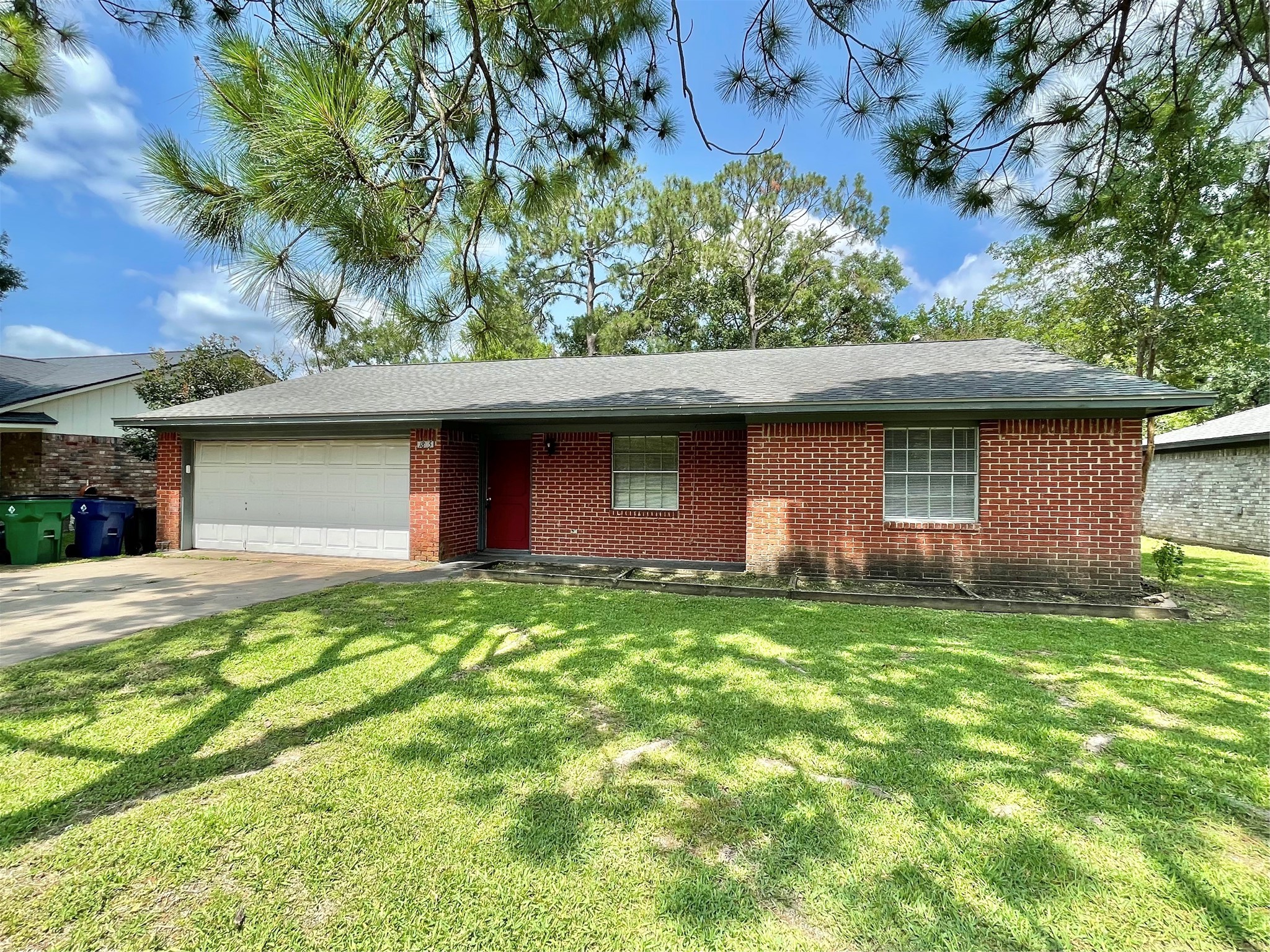1805 N Valderas Street Angleton TX 77515