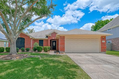 1813 Castle Oaks Drive Pearland TX 77581