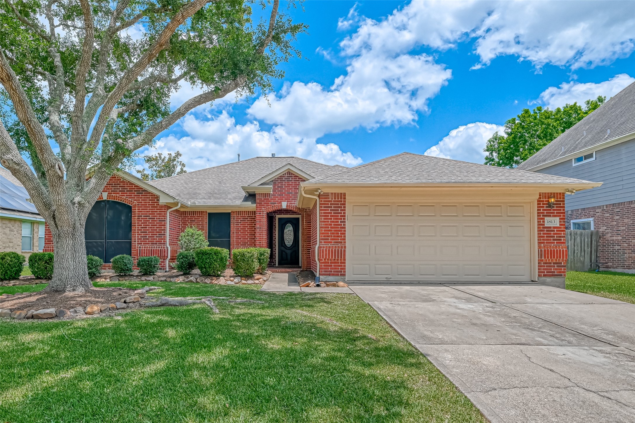 1813 Castle Oaks Drive Pearland TX 77581