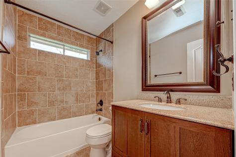 1813 Castle Oaks Drive Pearland TX 77581