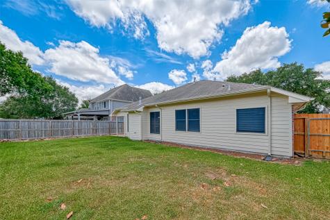 1813 Castle Oaks Drive Pearland TX 77581