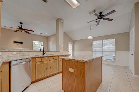 1813 Castle Oaks Drive Pearland TX 77581