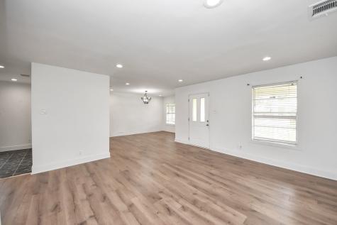 7722 Elm Street Houston TX 77023