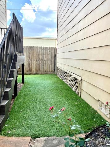 1426 W 21st Street C Houston TX 77008