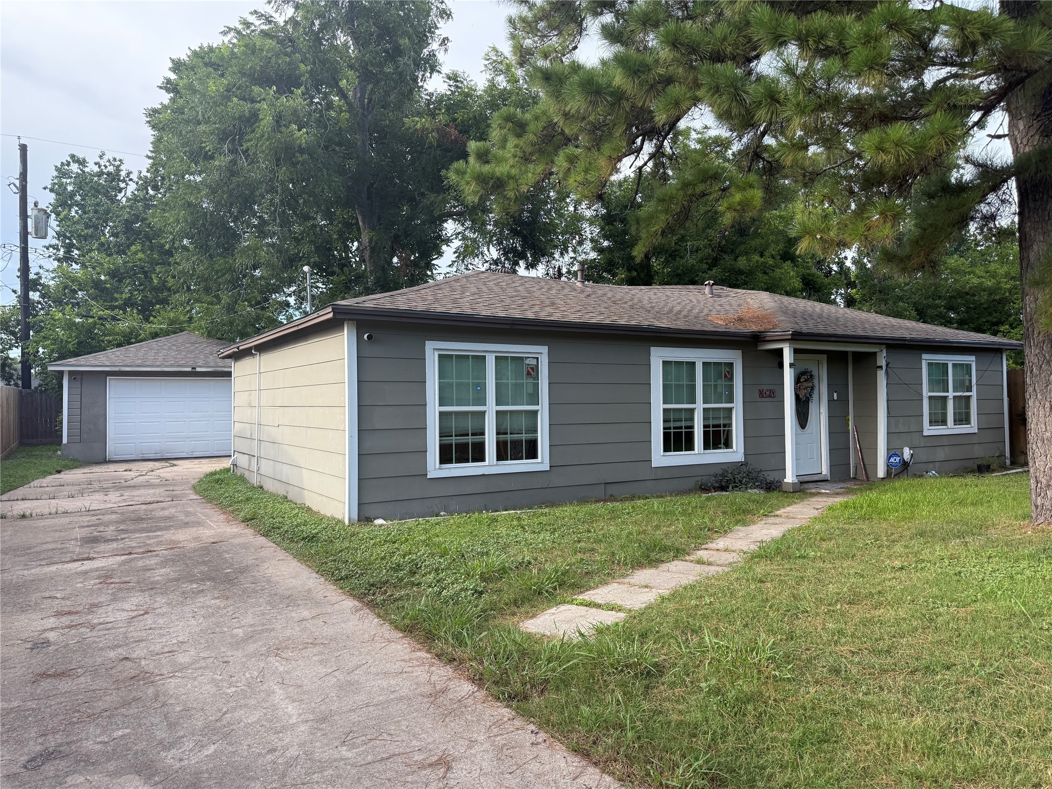 4121 Clover Street Houston TX 77051