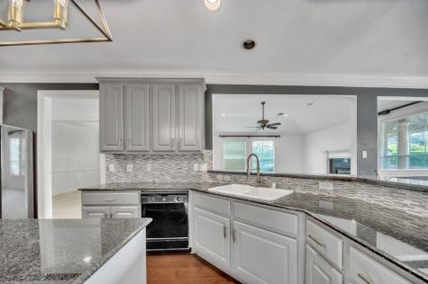 1826 Parklake Village Katy TX 77450