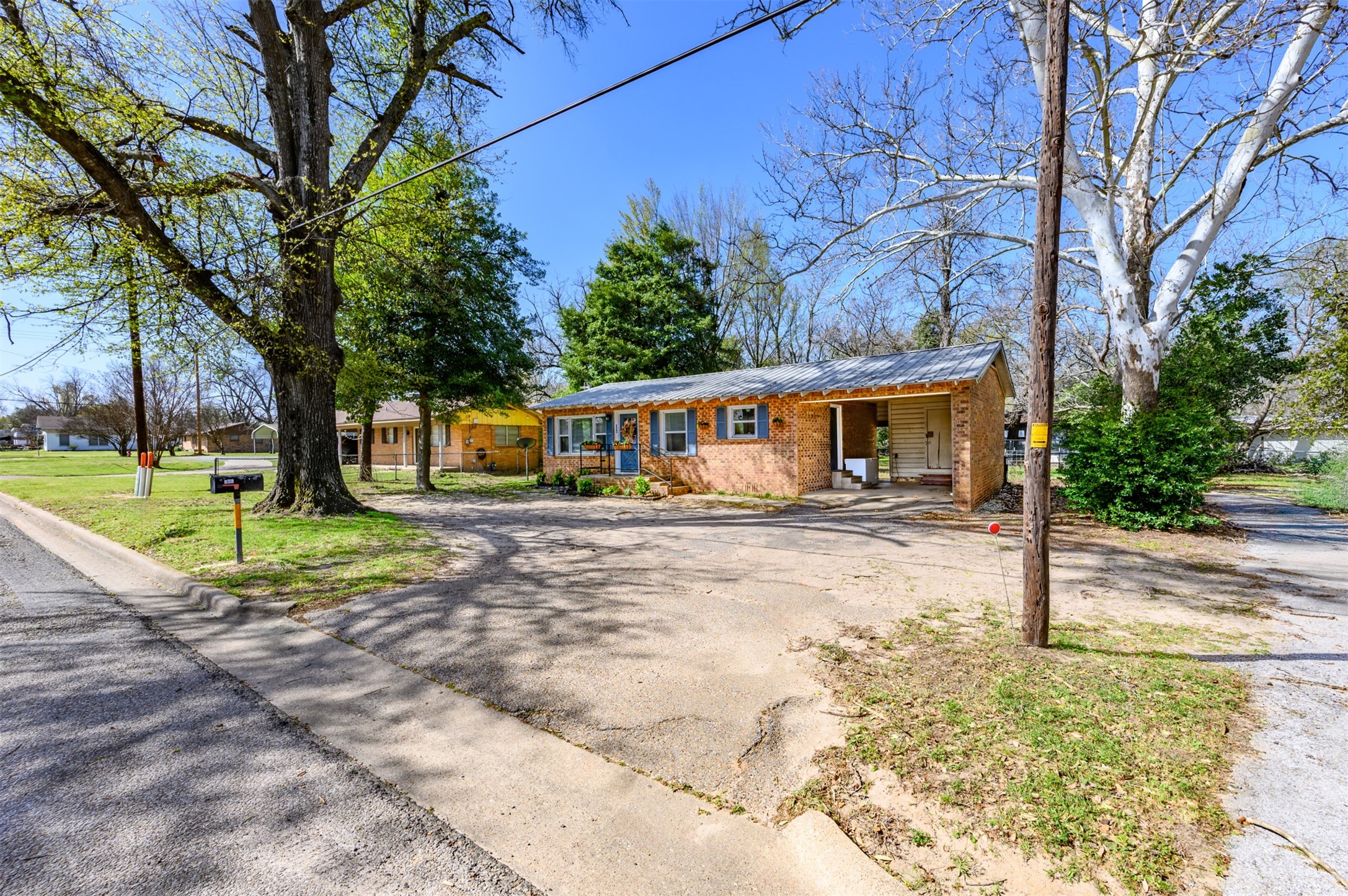 506 N Main Street Lindale TX 75771