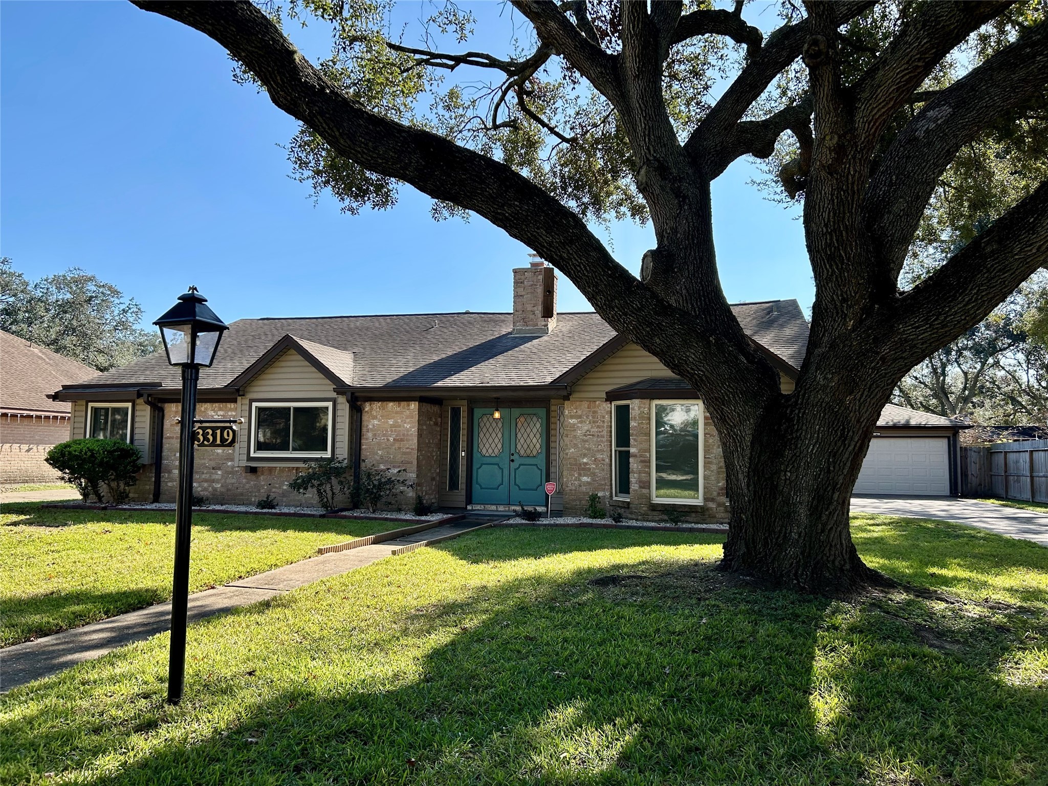 3319 Meadowcreek Drive Missouri City TX 77459