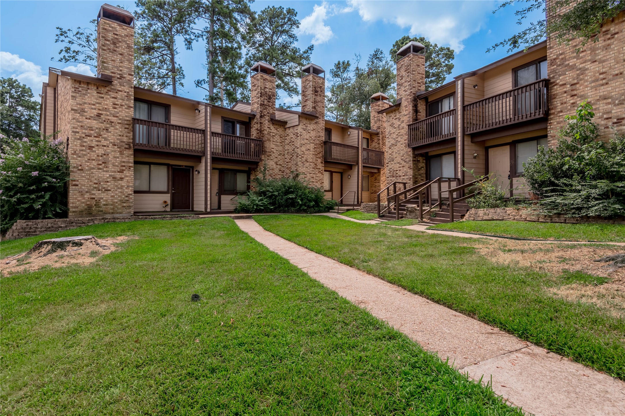 2521 Crosstimbers Street F5 Huntsville TX 77320