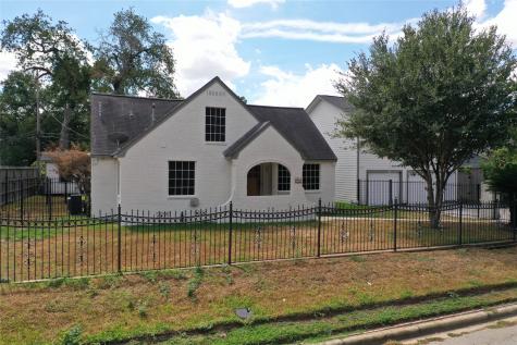 416 Fairbanks Street Houston TX 77009