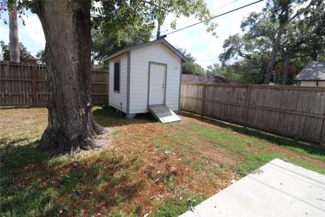 416 Fairbanks Street Houston TX 77009
